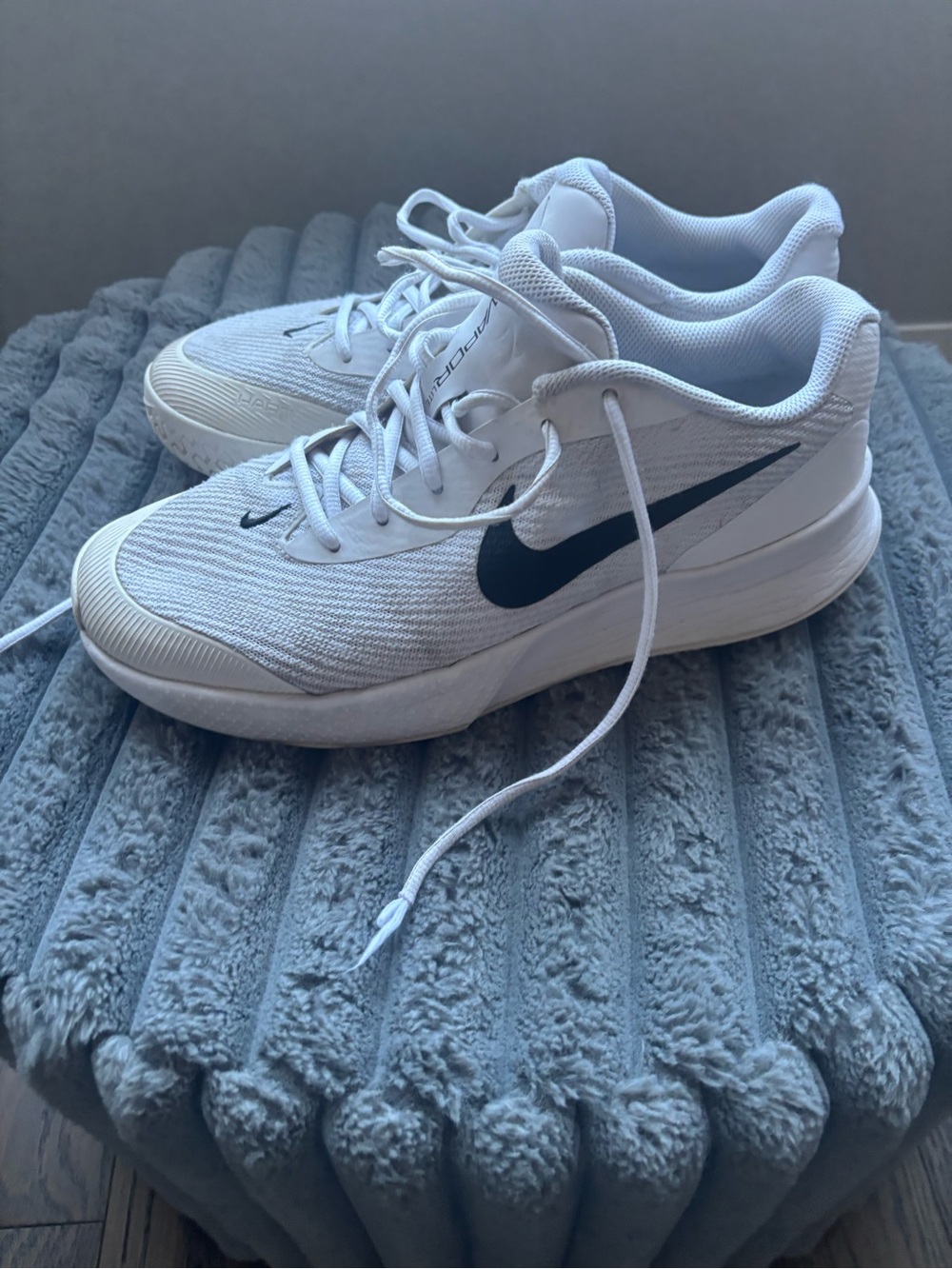 Nike White Black Athletic Sneakers Men’s Size 9.5